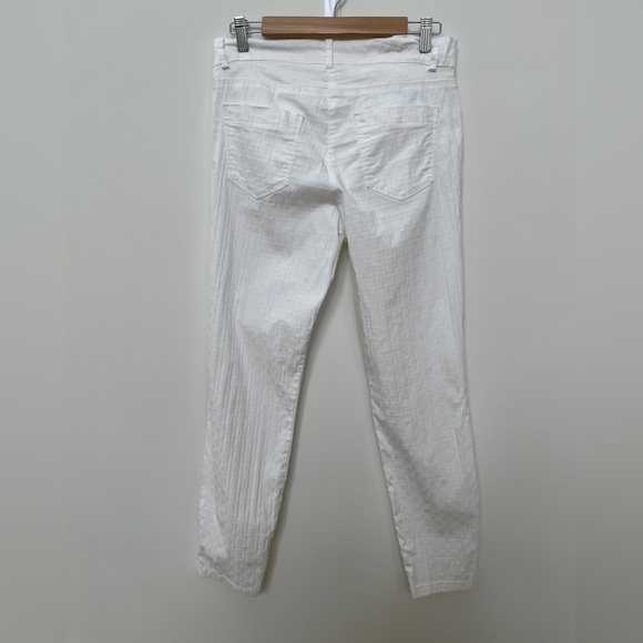 BRAX Free to Move Shakira Sharp White Slim Jeans Ankle Length Textured Fabric - Picture 8 of 16